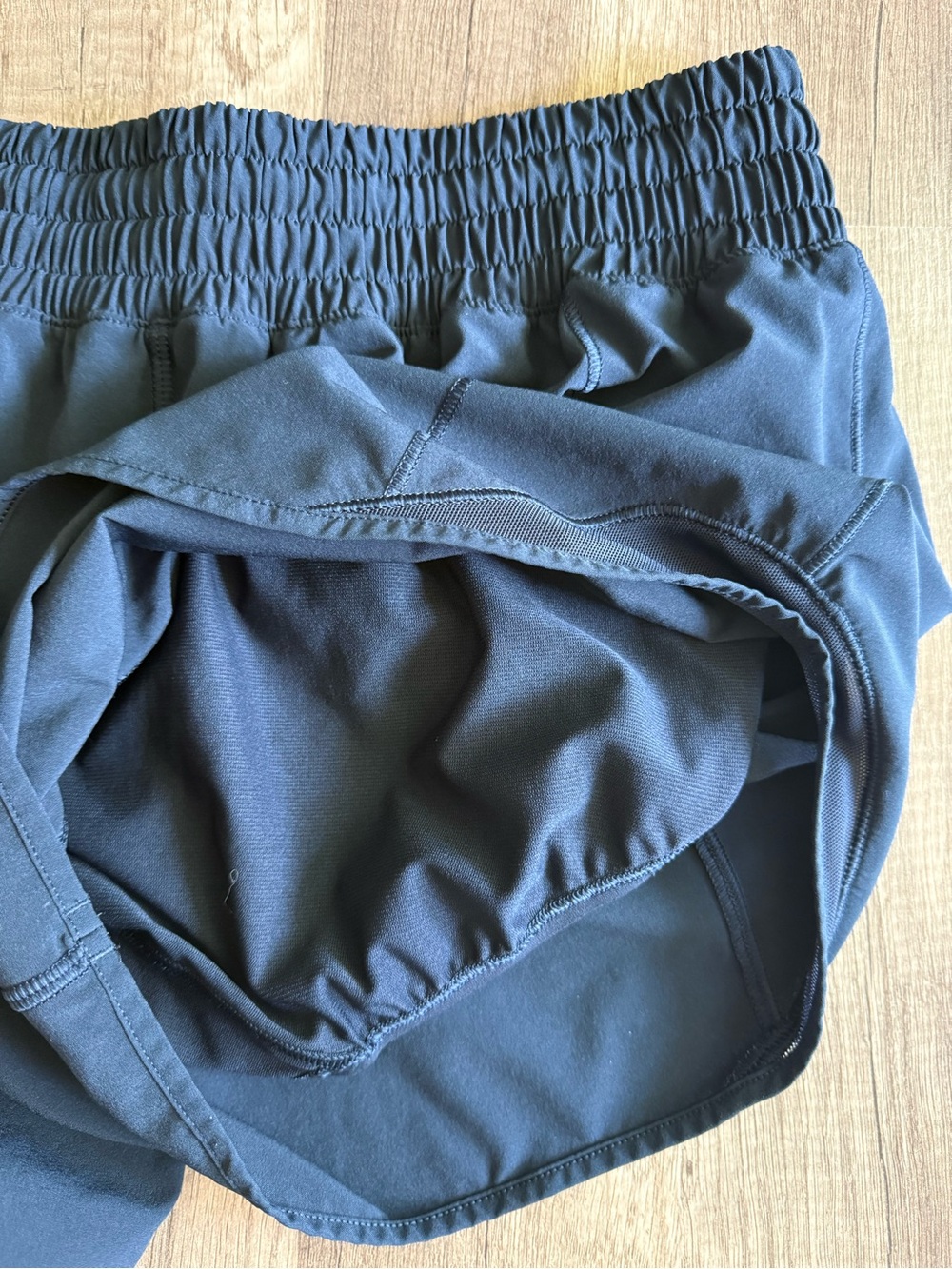 Lululemon x Peloton Shorts Blue Hotty Hot Workout Shorts Size 6 Tall - Picture 7 of 7